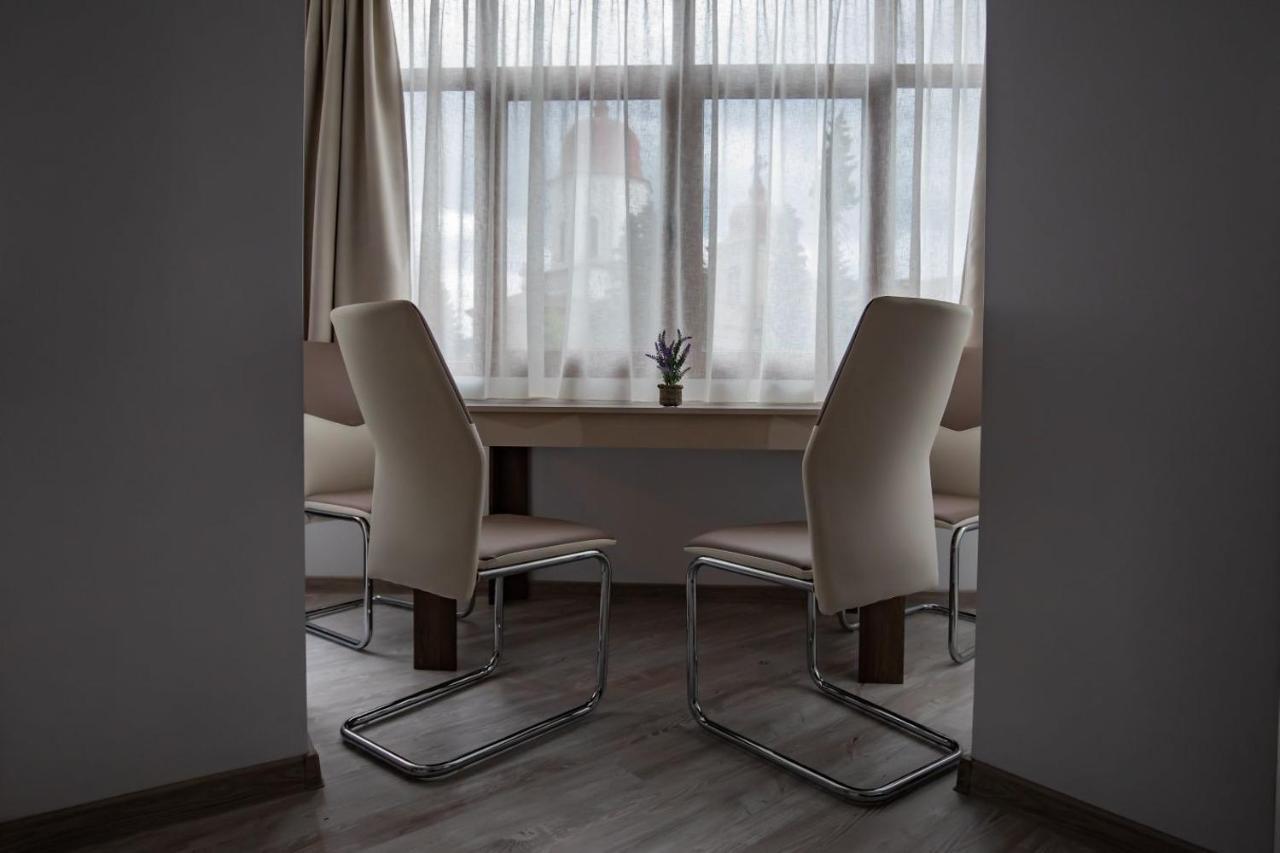 Apartament Natalia Tîrgu Ocna Extérieur photo